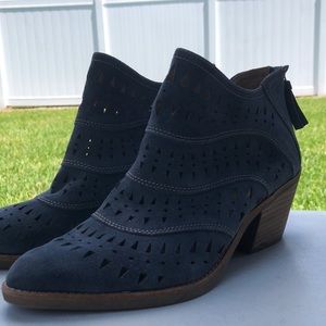 Gorgeous denim blue boots